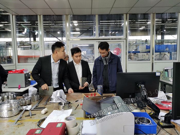 顧問老師現場安排任務